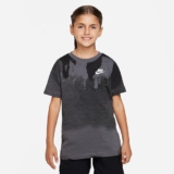 Nike Unisex K NSW Tee Club SESONL WSH AOP T-Shirt, Iron Grey/Black,